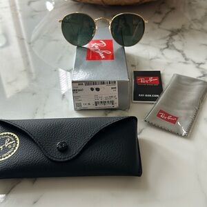 Brand new Ray-Ban gold round sunglasses ORB3447